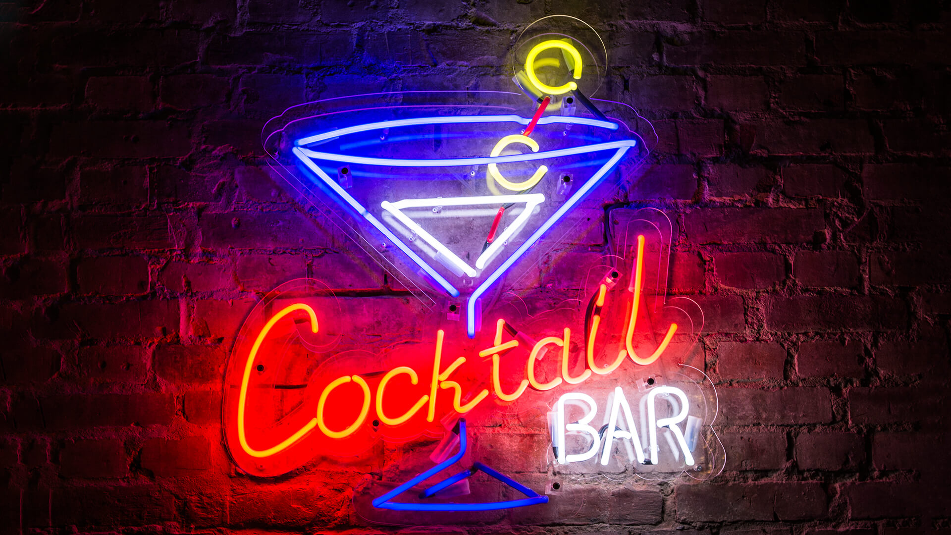 cuba libre Kuba glass cocktailbar cocktail bar - cuba-libre-neon-glass-on-the-wall-con-brick-in-restaurant-bar-neon-colour-on-the-wall-above-tables-neon-order-lighted-glass-poznan